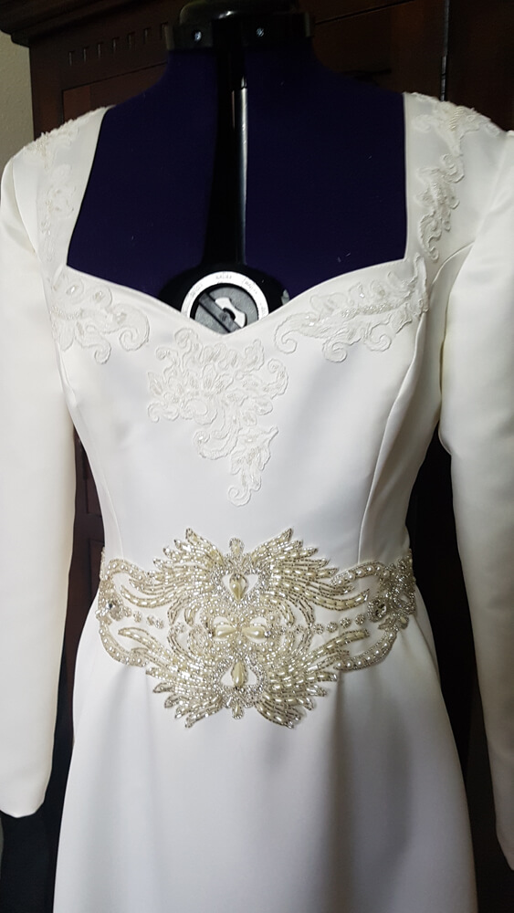 Brautkleid Ärmel Perlen