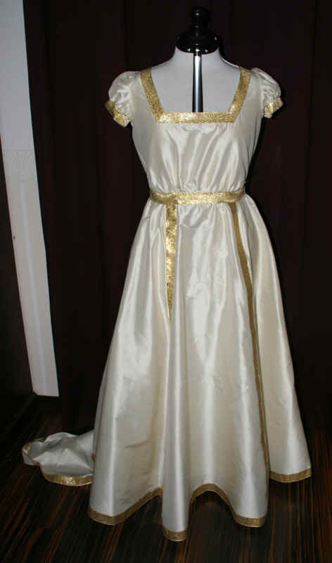 Empire Brautkleid gold