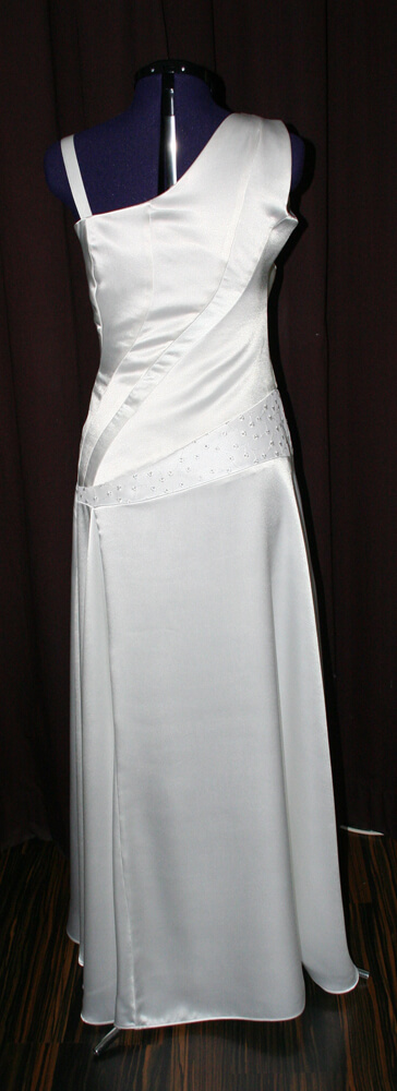 Brautkleid assymmetrisch