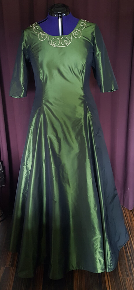 Brautkleid_gruen_Taft_Stickerei Brautkleid grün Stickerei