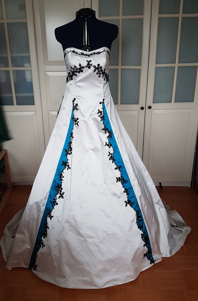 Brautkleid Seide weiss türkis