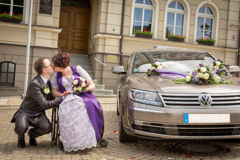 Hochzeit Rollstuhl Brautkleid