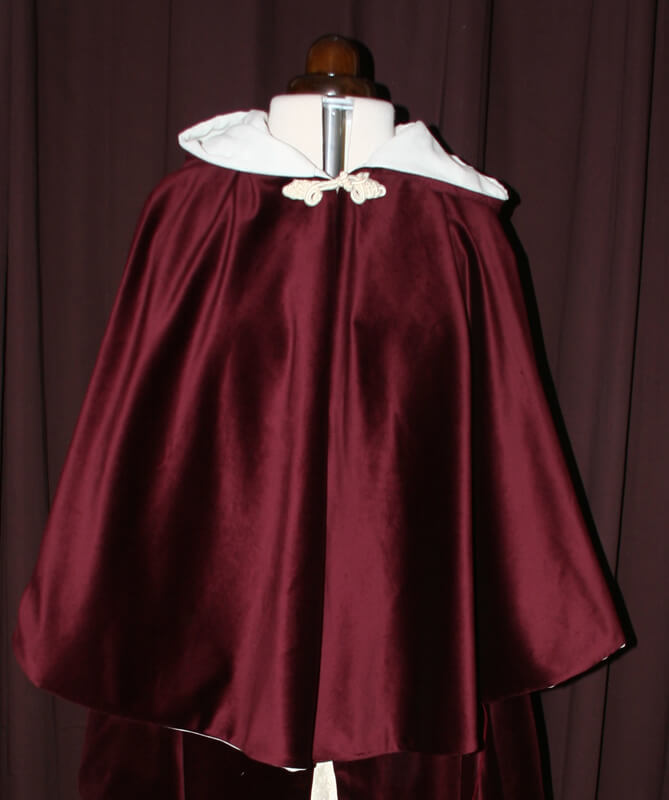 hochzeitskleid cape