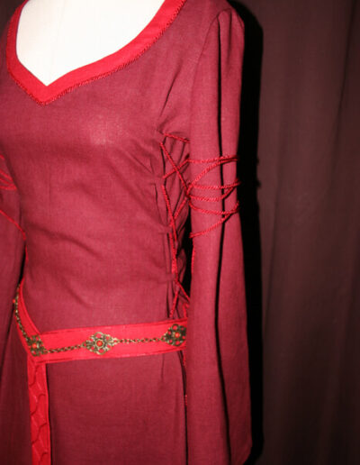 Eowyn Kleid rot