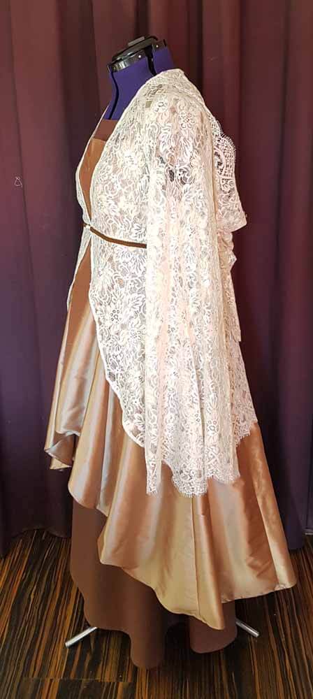 brautkleid-spitze-seide-leinen-braun Brautkleid mit Spitze aus Brauntönen
