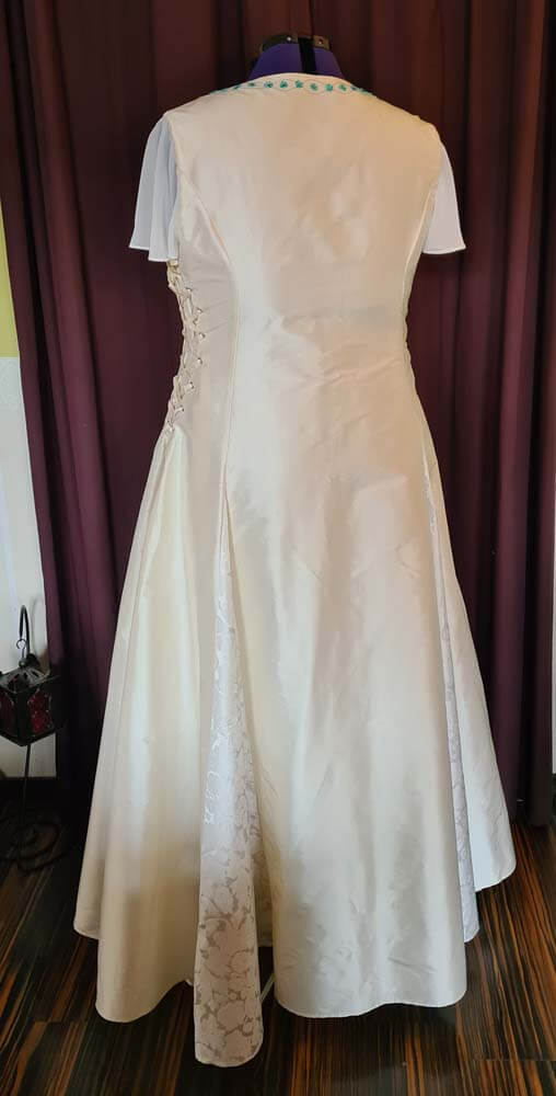 Brautkleid aus Doupionseide in creme