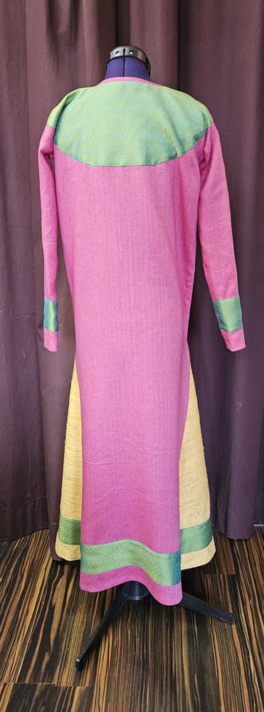 kleid-mittelalterlich-rosa-gruen-gelb Mittelalterkleid in rosa, gelb und grün