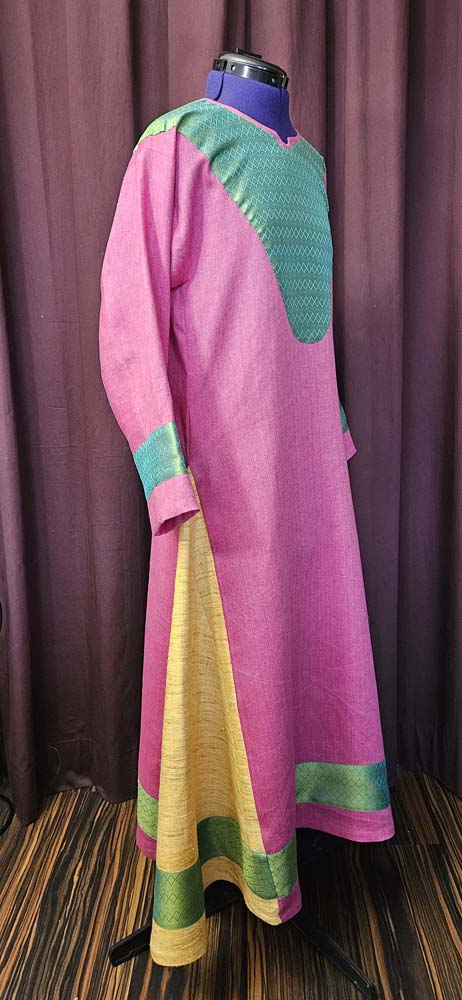 mittelalterkleid-bunt Farbenfrohes Mittelalterkleid