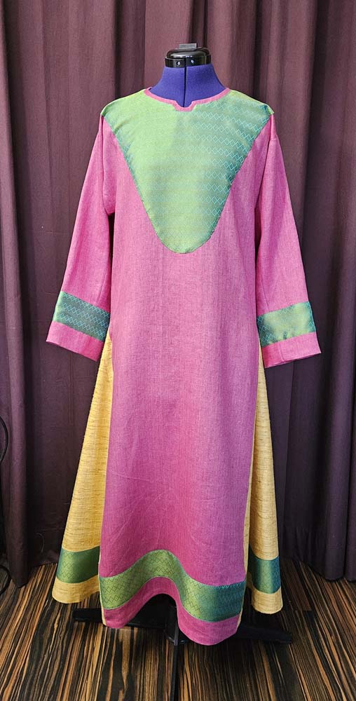 mittelalterkleid-rosa-gelb-gruen Farbenfrohes Mittelalterkleid