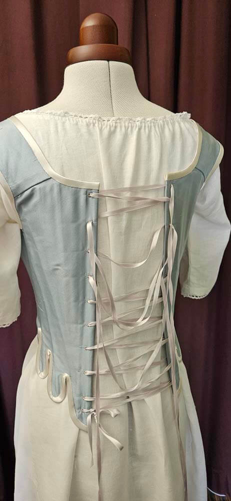 Rokoko Schnürbrust aus hellblauer Seide