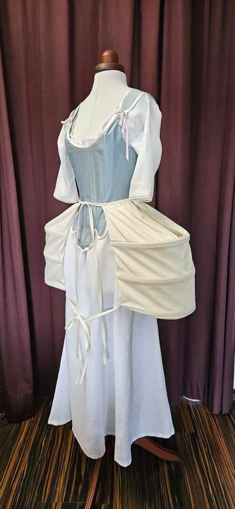 Unterkleider für Rokoko Robe a la Francaise aus hellblauer Seide